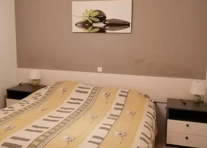 Juric アパート カリ